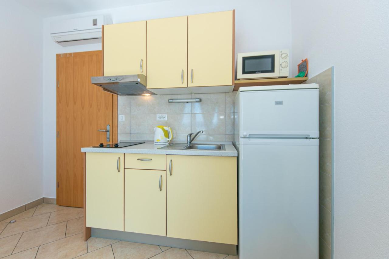 Apartments By The Sea Igrane, Makarska - 20014 Exterior photo