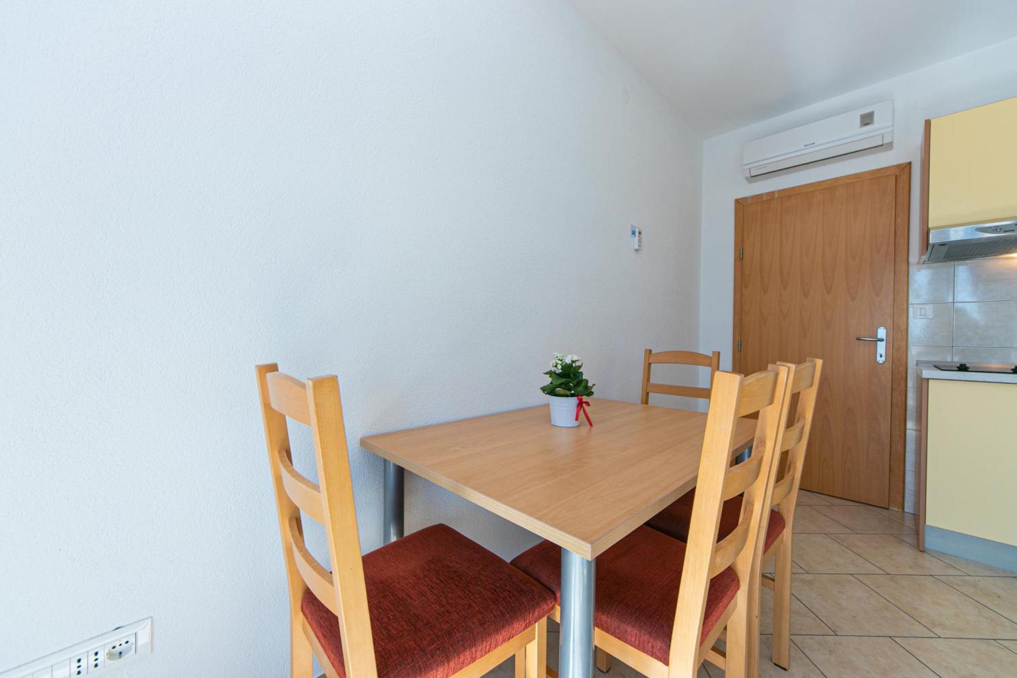 Apartments By The Sea Igrane, Makarska - 20014 Room photo