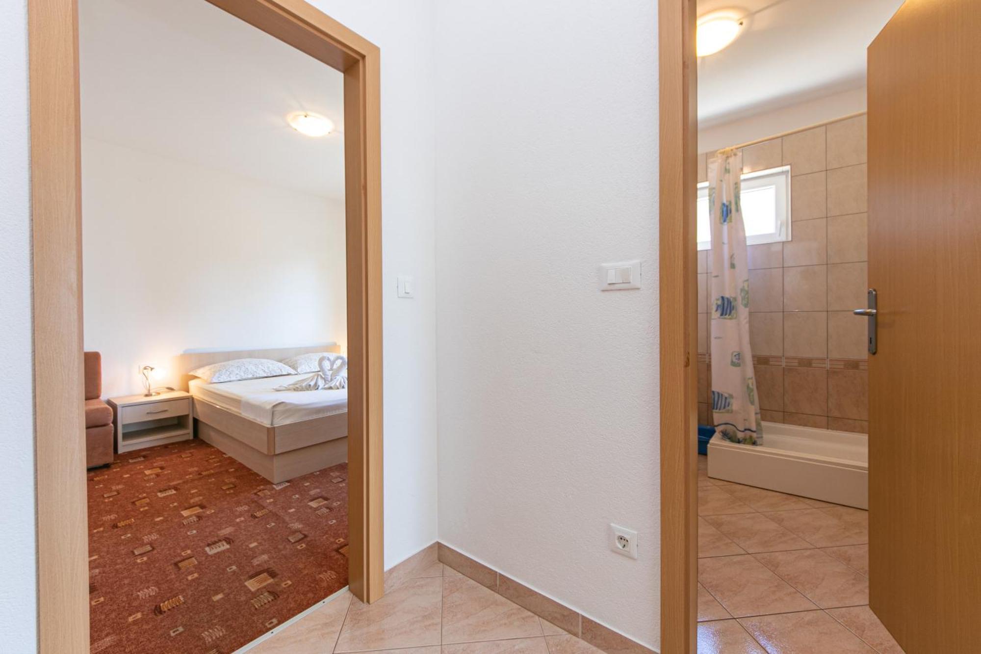Apartments By The Sea Igrane, Makarska - 20014 Room photo