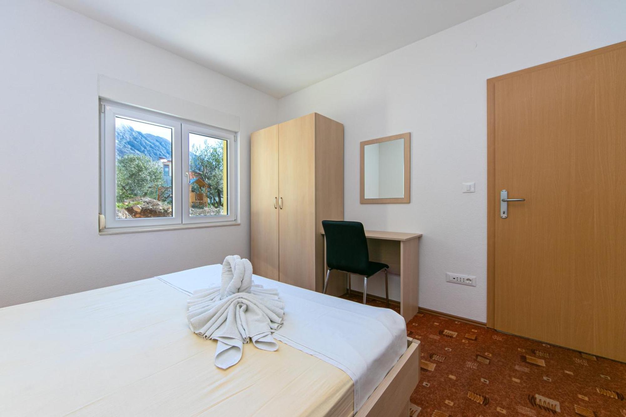 Apartments By The Sea Igrane, Makarska - 20014 Room photo